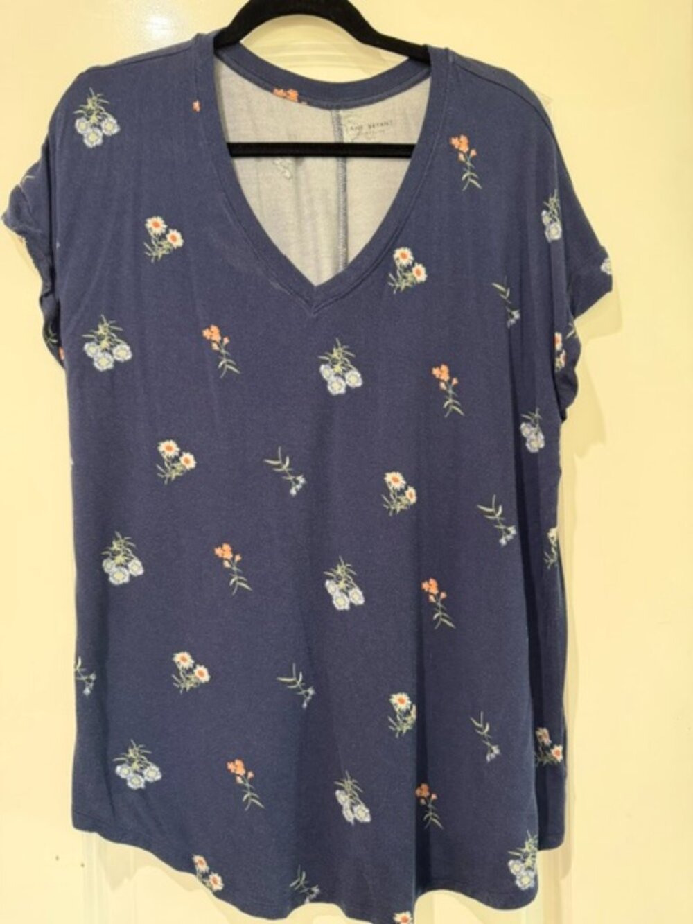 LANE BRYANT Plus size women's Dreamfeel Tee 14/16